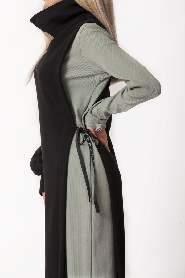 Long half dress with turtleneck