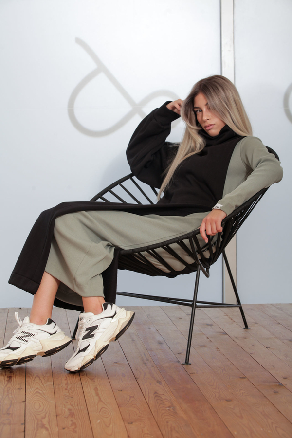 Long half dress with turtleneck