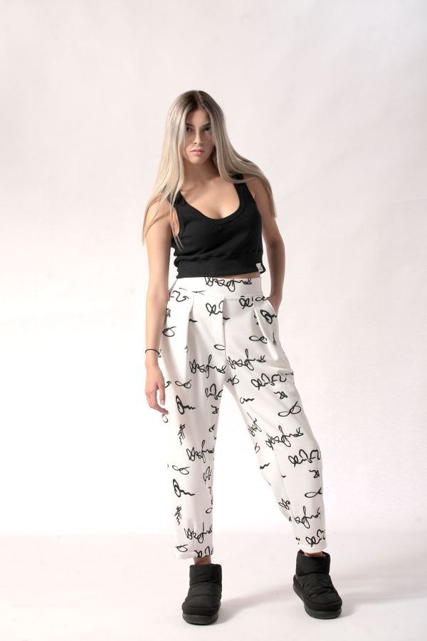 Barrel-leg trousers